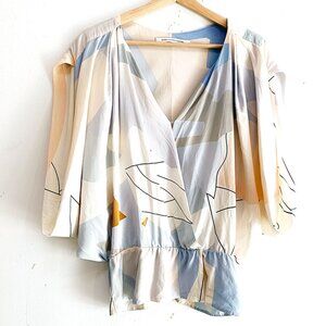 Diane Von Furstenberg Juliette 100% Silk Kimono Top 💛✨🦋